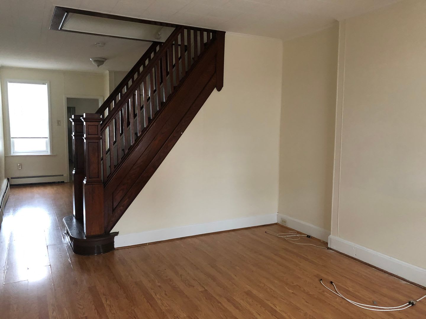 Great Home Wood Flooring Updated Kitchen Wood Cabinets Granite Counters Great Living Space W D Hook Ups Lots Of Storage – photo 2
