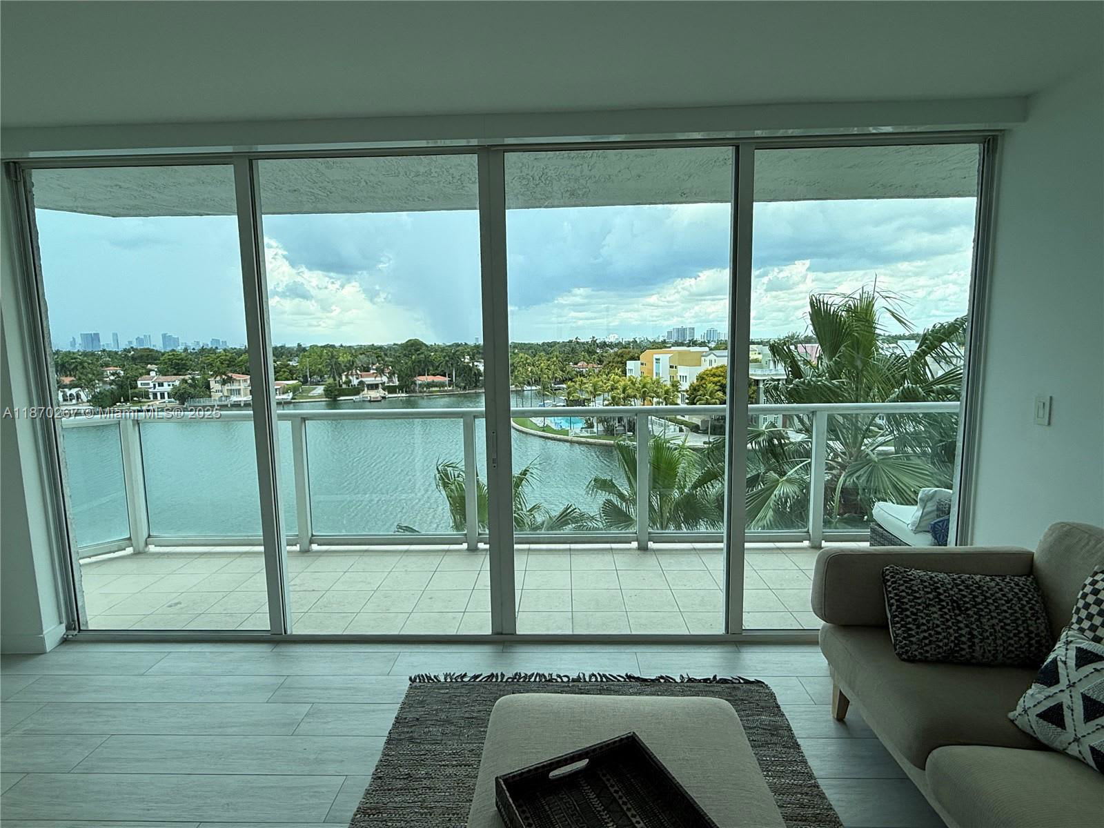 5900 Collins Avenue – photo 1