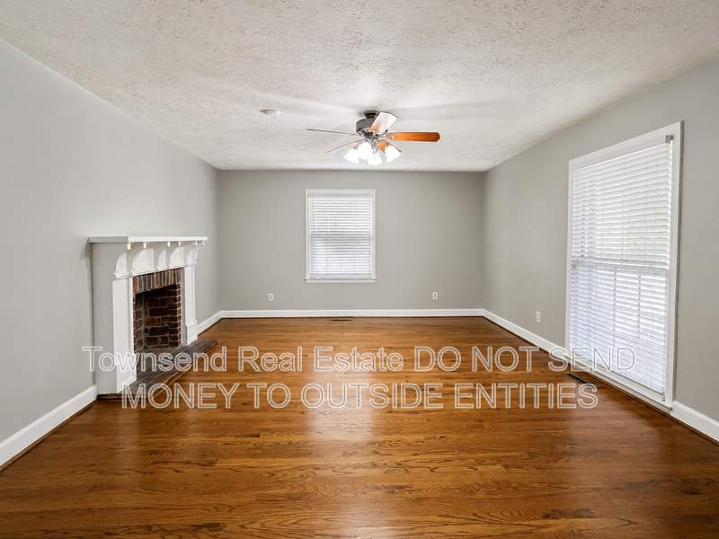 3316 Cliffdale Rd. – photo 4