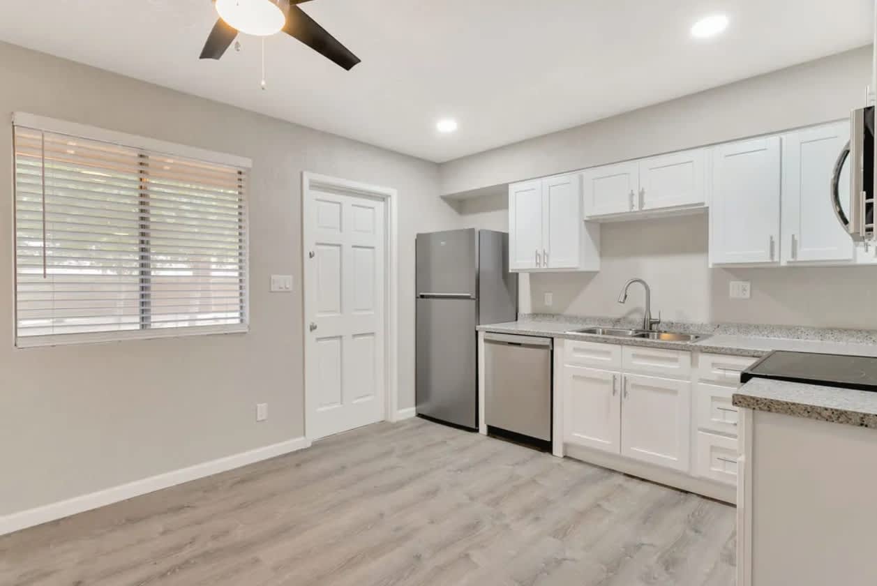 23 Palms – photo 1