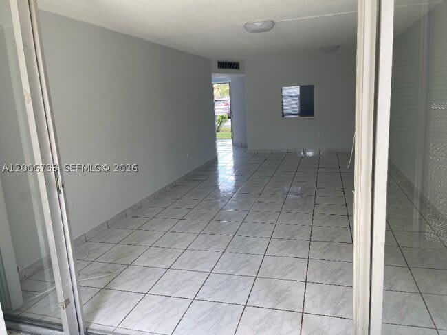 1701 NE 191st St – photo 4