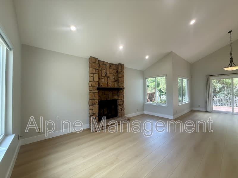 560 Palo Alto Place – photo 3