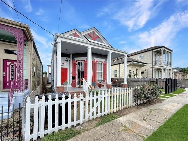 1916 DELACHAISE Street – photo 1