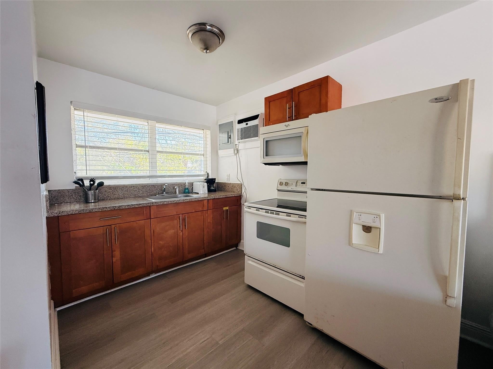 3226 NE 12TH Street – photo 5