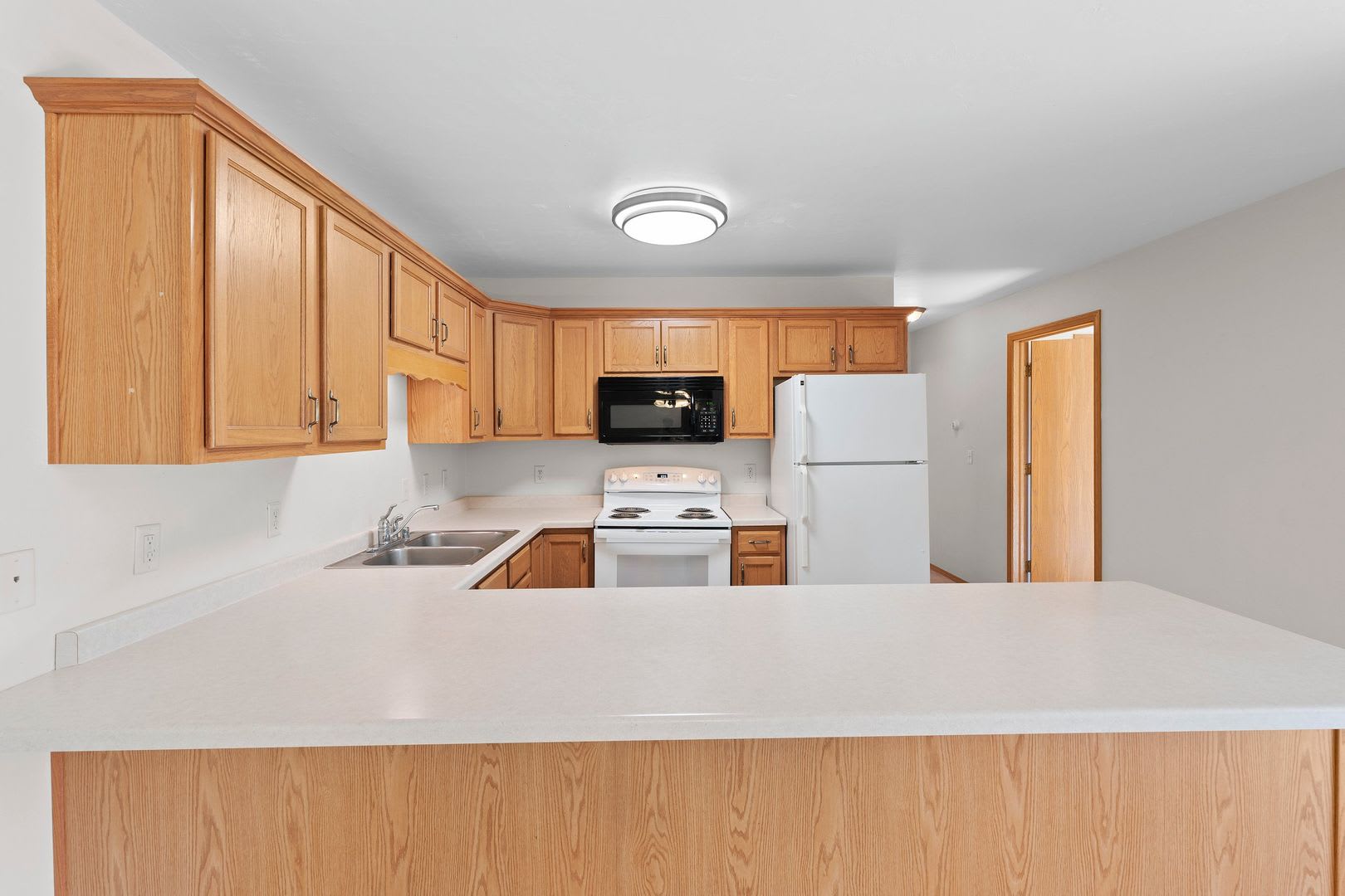 2 Bedroom 2 Bathroom Upper 1 Car Garage – photo 2