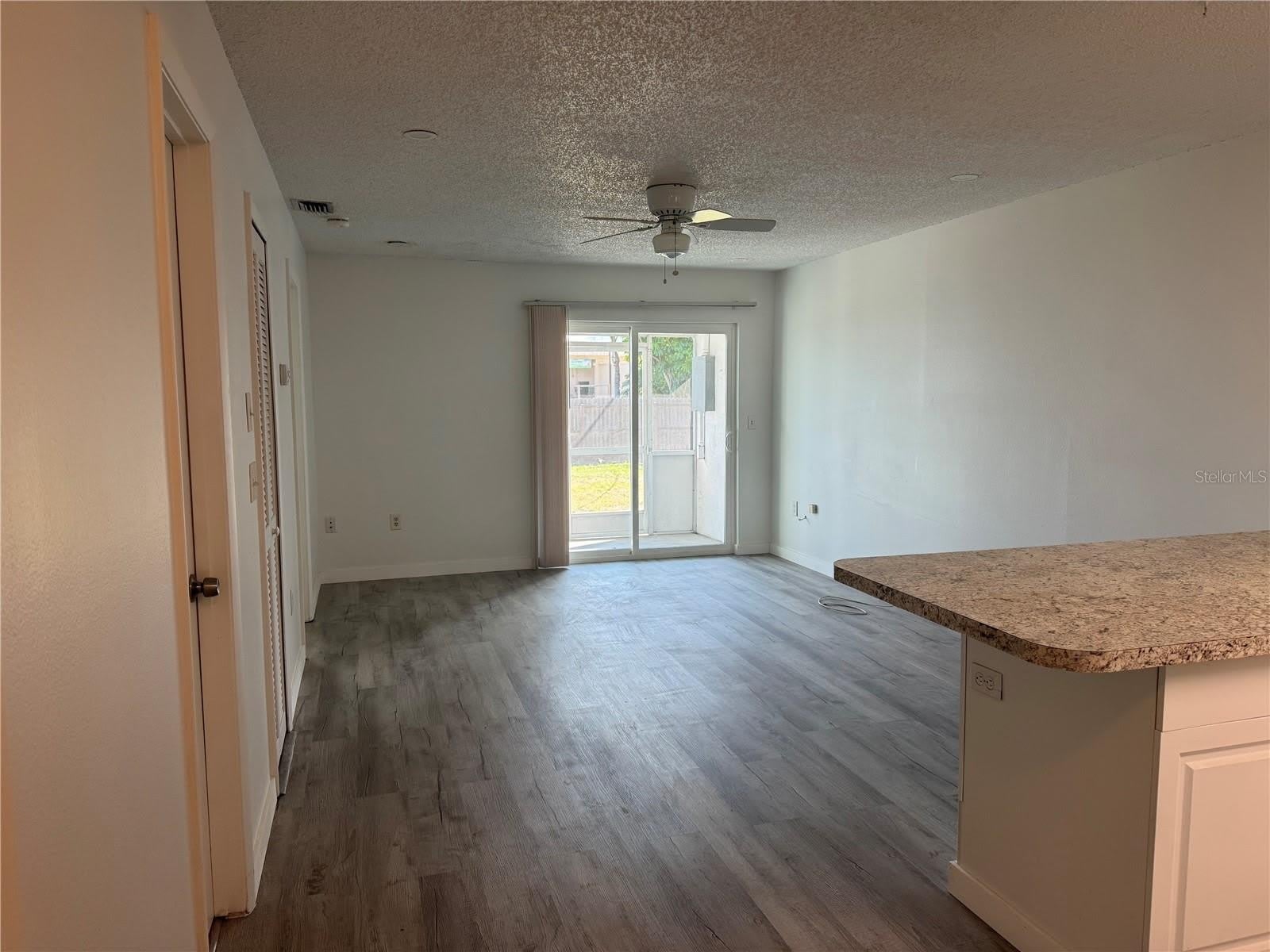 6428 HAMLET Drive – photo 2
