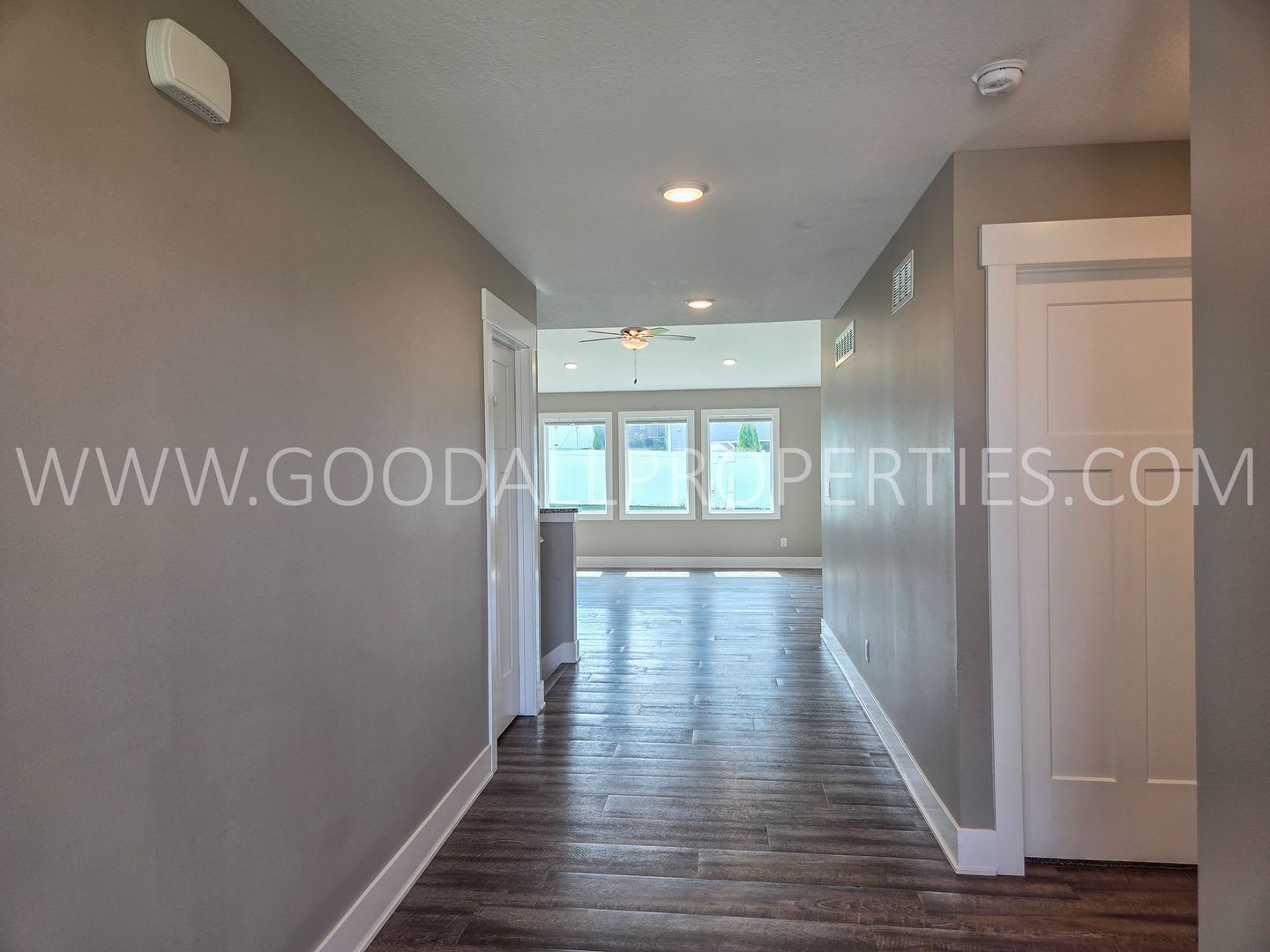 Spacious 4-Bedroom Clive Ranch with Finished Basement & 3-Car Garage – photo 5