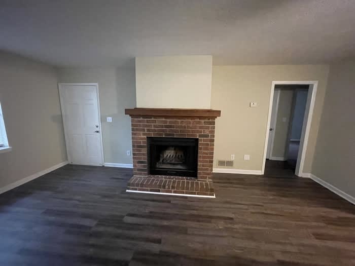 1060 Sourwood Court – photo 4