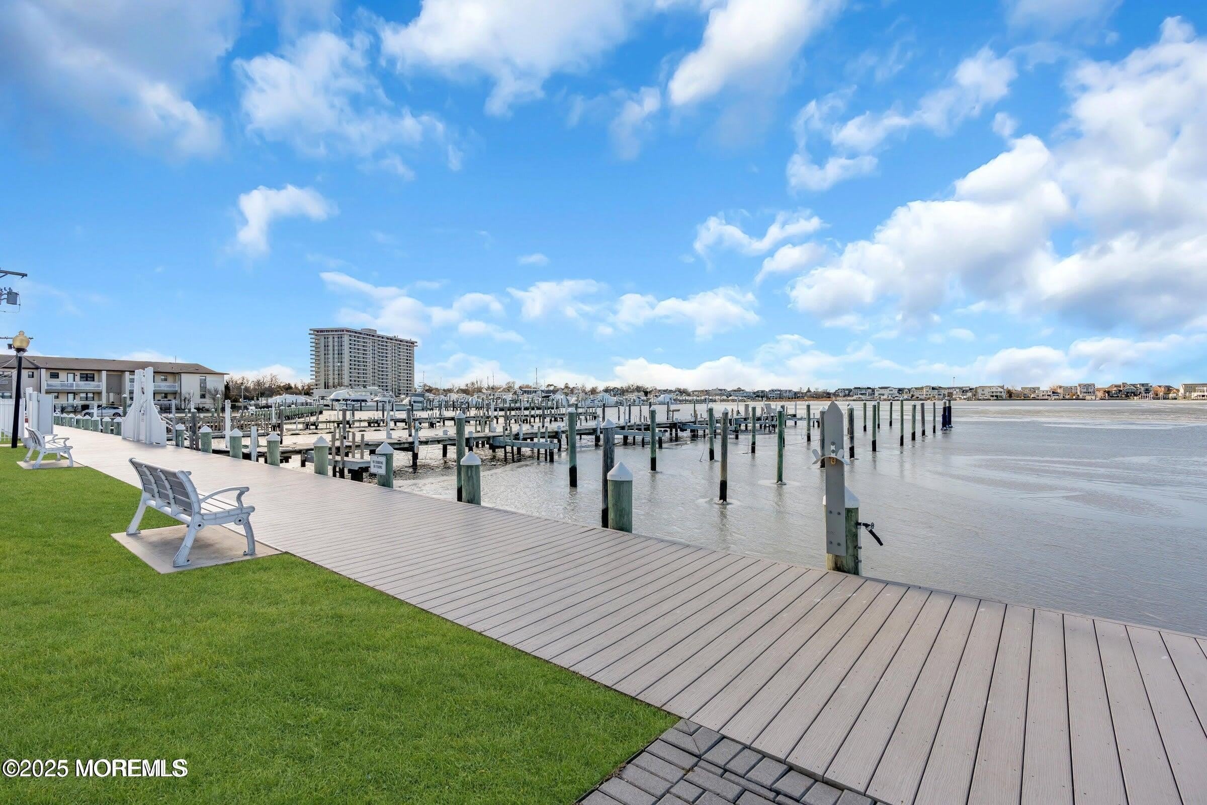 98 Wharfside Drive – photo 1