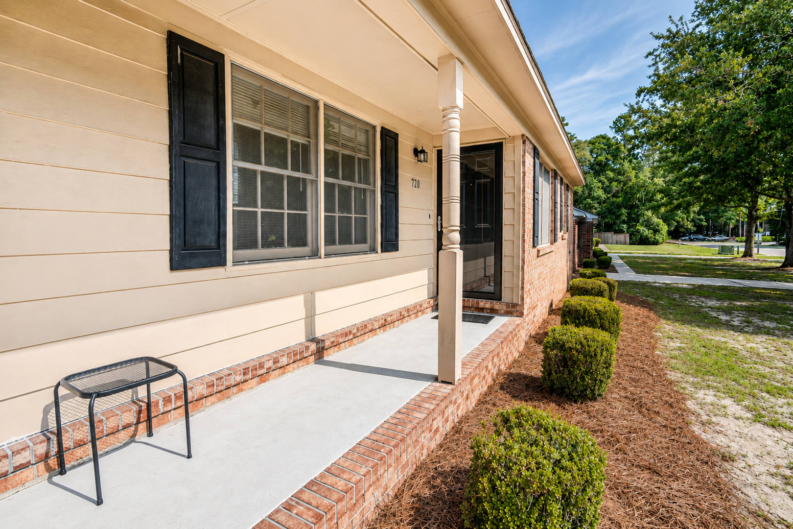 Elevated Coastal Living—A Beautifully Renovated, Pet-Friendly Wilmington Retreat – photo 3
