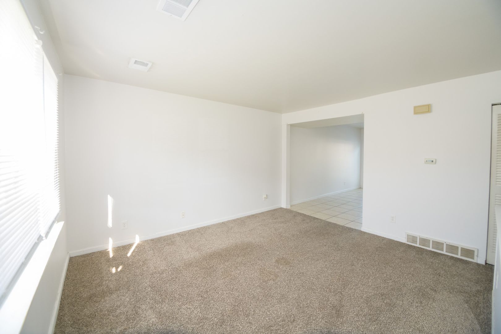 2 bedroom / 1.5 bathroom Townhome for rent in Valparaiso – photo 3
