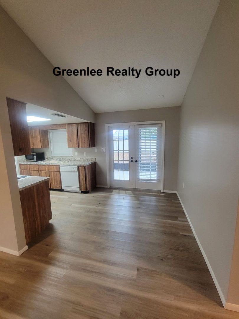 Don't miss this 2 Bed/ 1 Bath home in Holiday Lake Estates! – photo 5