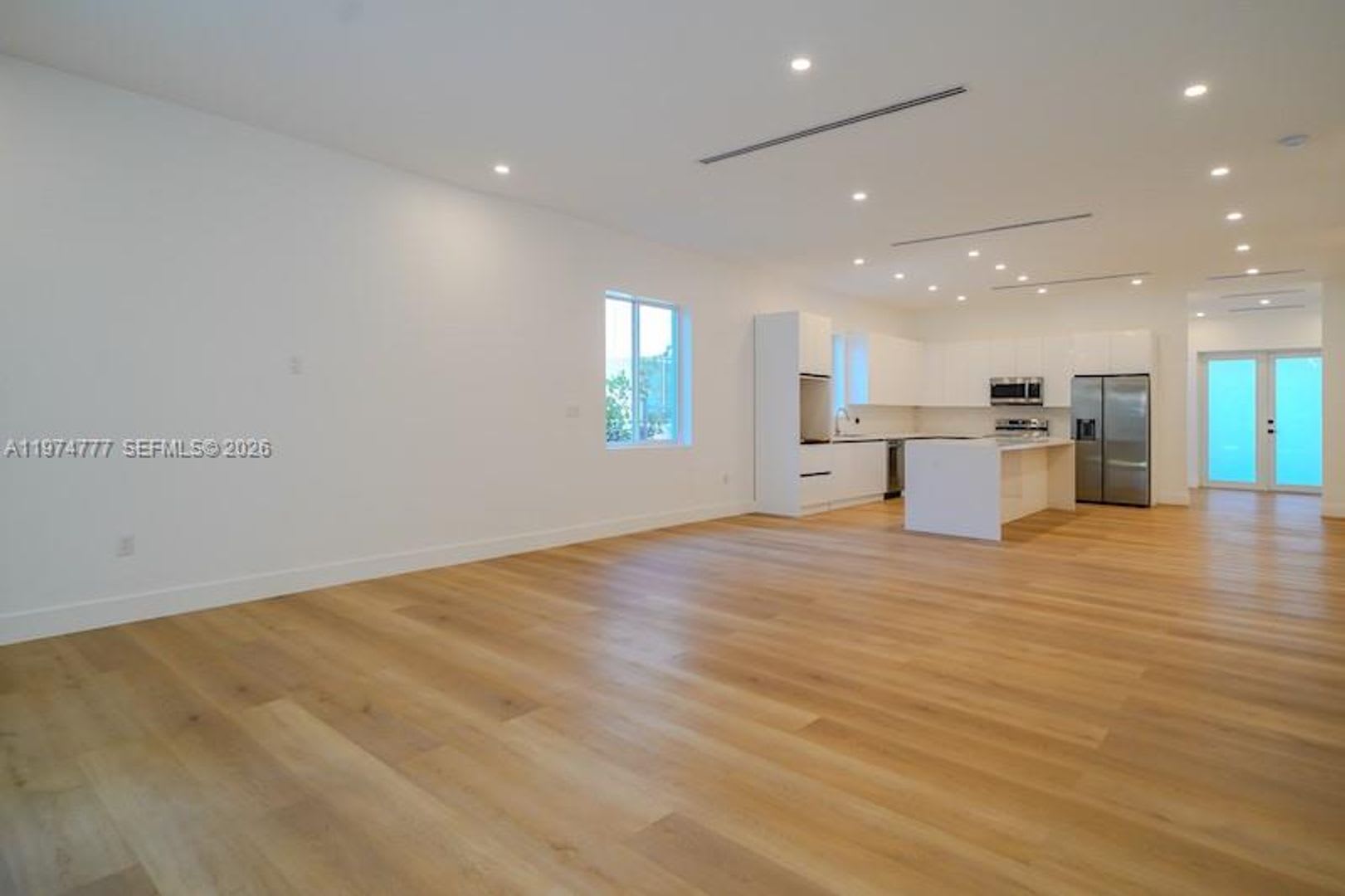 112 Nw 24Th Court Miami Fl 33125 – photo 2