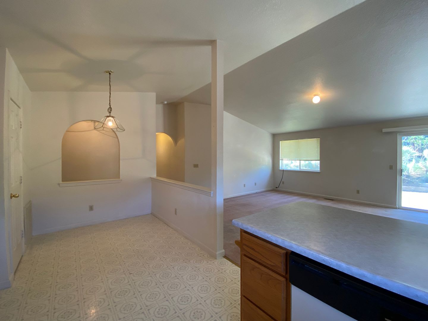 3 2 2 Home In Sunridge – photo 1