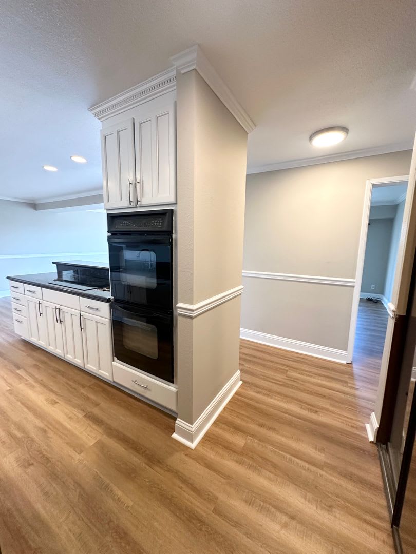 2-bed, 2-bath Condo with Sweeping Views of City and Space Needle! – photo 2