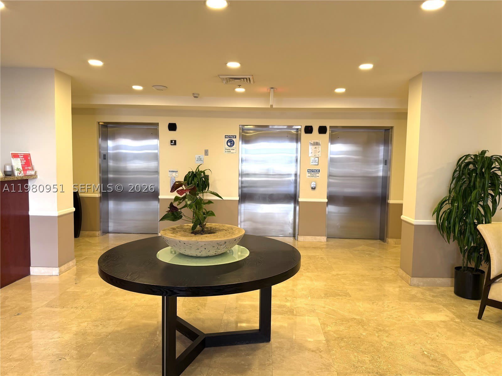 900 SW 8th St – photo 2