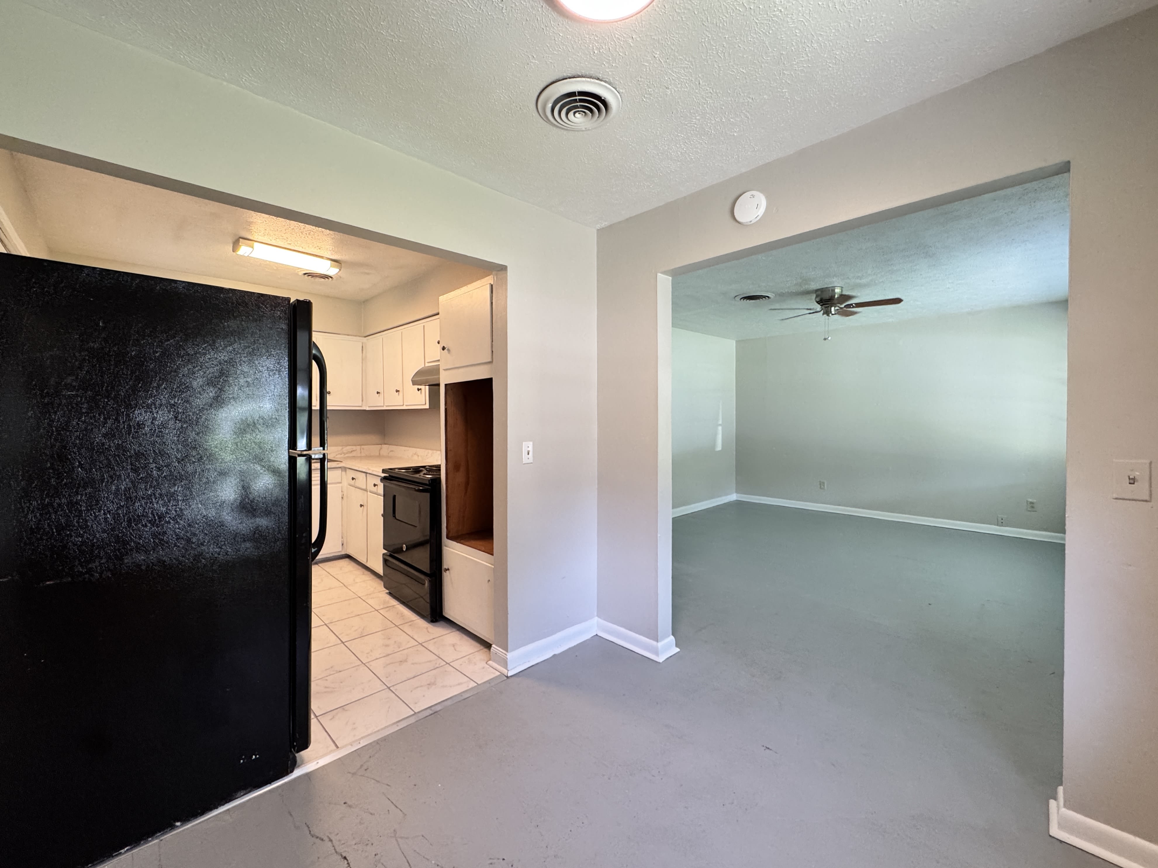 1048 Vera Dr – photo 4