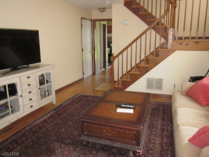 37 1St St – photo 3