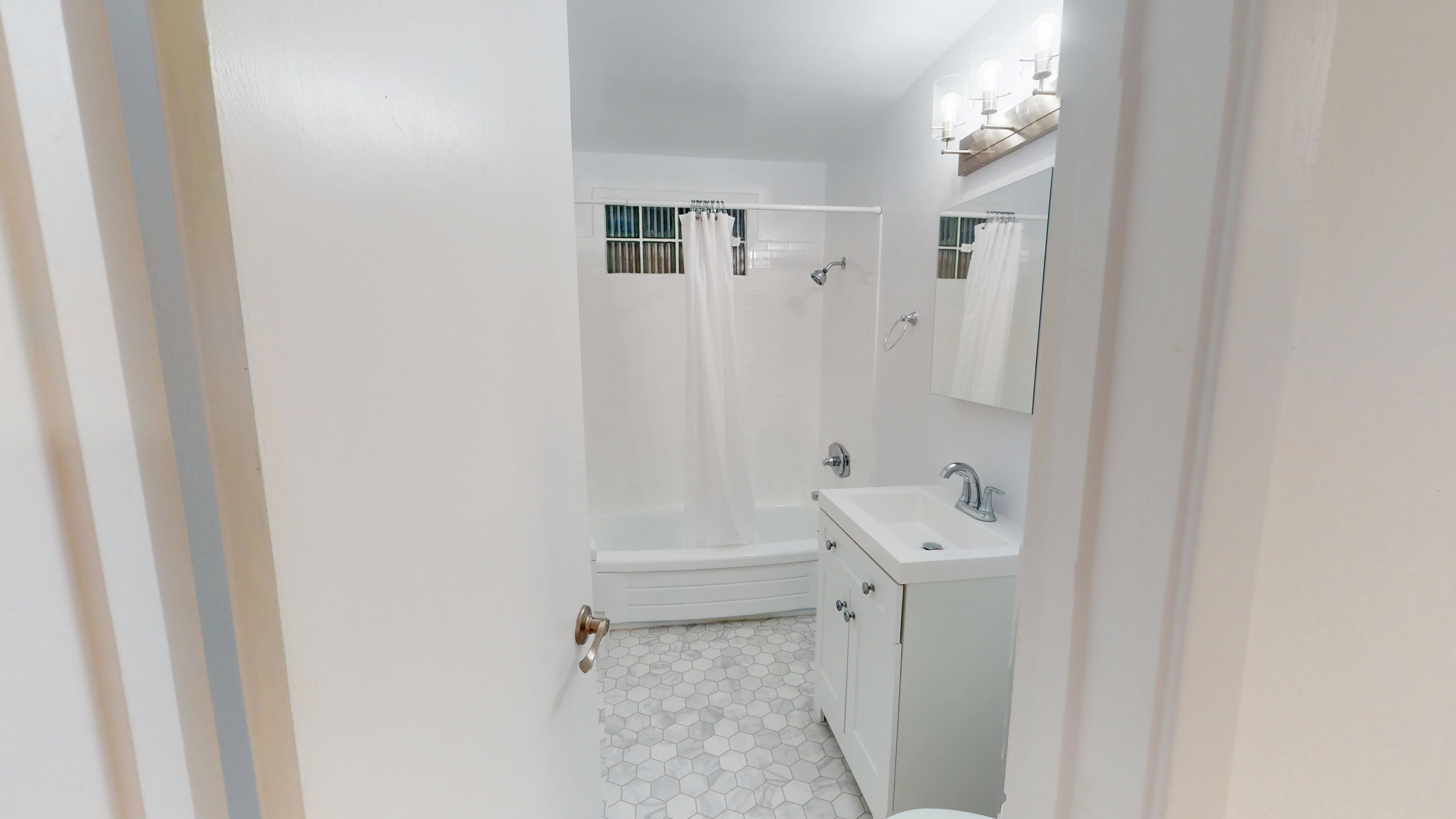 1040 Ashbury Street – photo 5