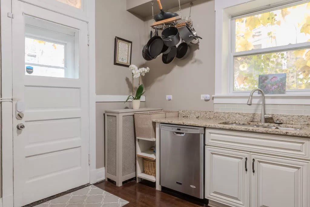 7626 N Greenview Ave – photo 3