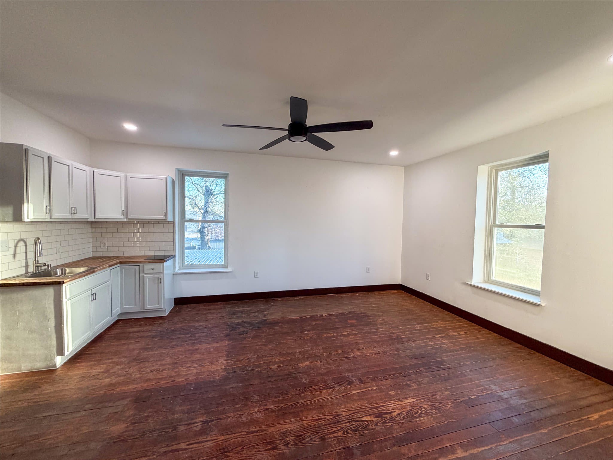 107 E Stone Street – photo 2