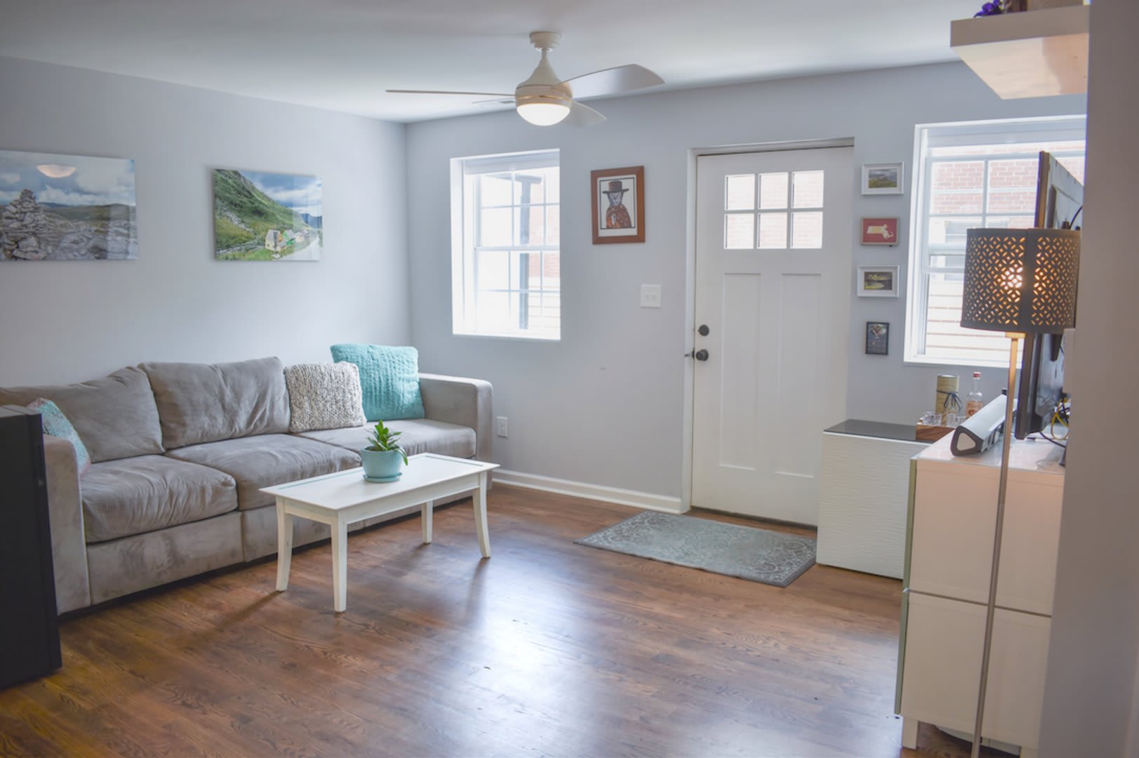 Beautiful 2 Bedroom Duplex In Downtown Raleigh Available Now – photo 4