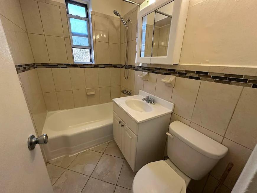 2300 GRAND CONCOURSE – photo 3