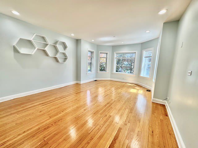 5618 N Artesian Avenue – photo 3