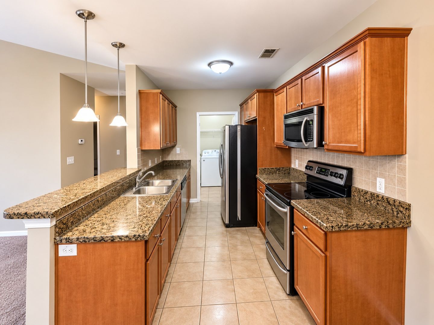 Beautiful 2 Possible 3 Bedroom Condo With One Car Garage Minutes To Bragg And Shopping – photo 4