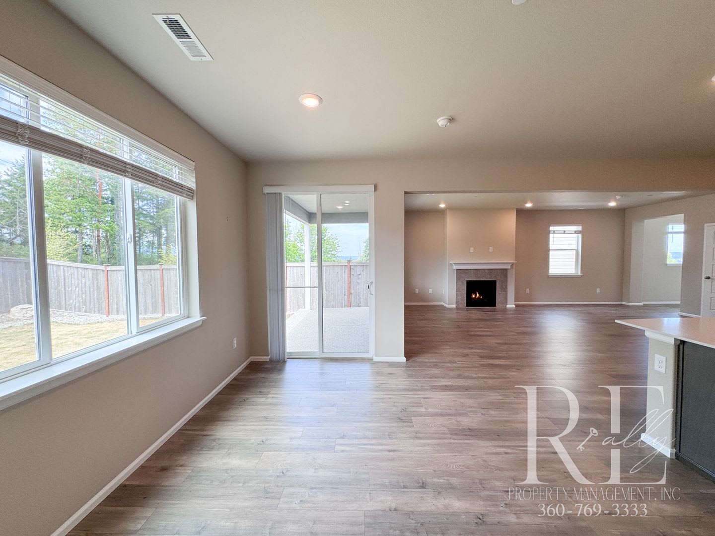 Luxury 4-Bedroom Home with Loft, 10' Ceilings, Gourmet Kitchen & Premium Upgrades – photo 3