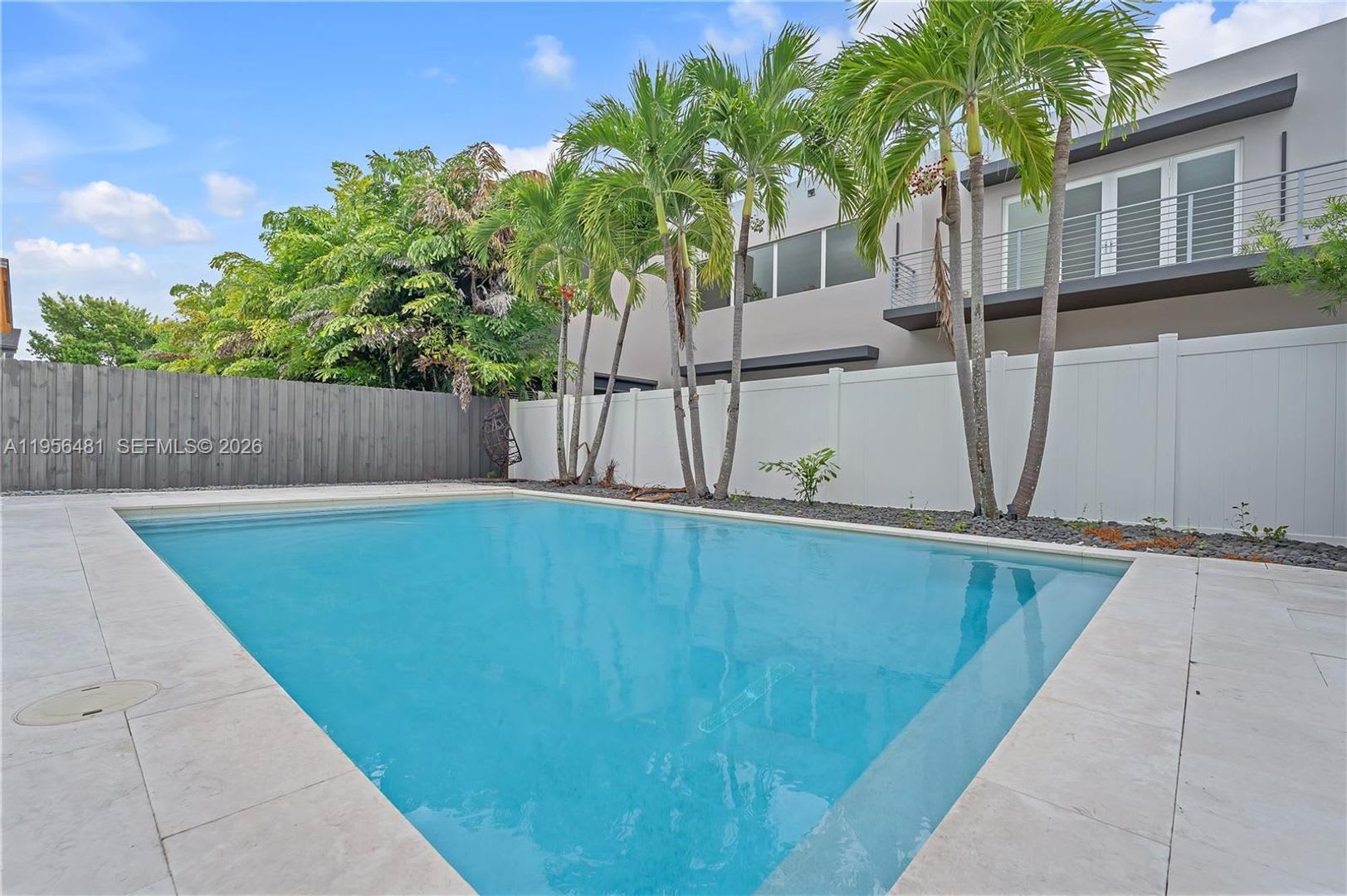 10250 NW 76th Terrace, Doral, FL 33178 – photo 1
