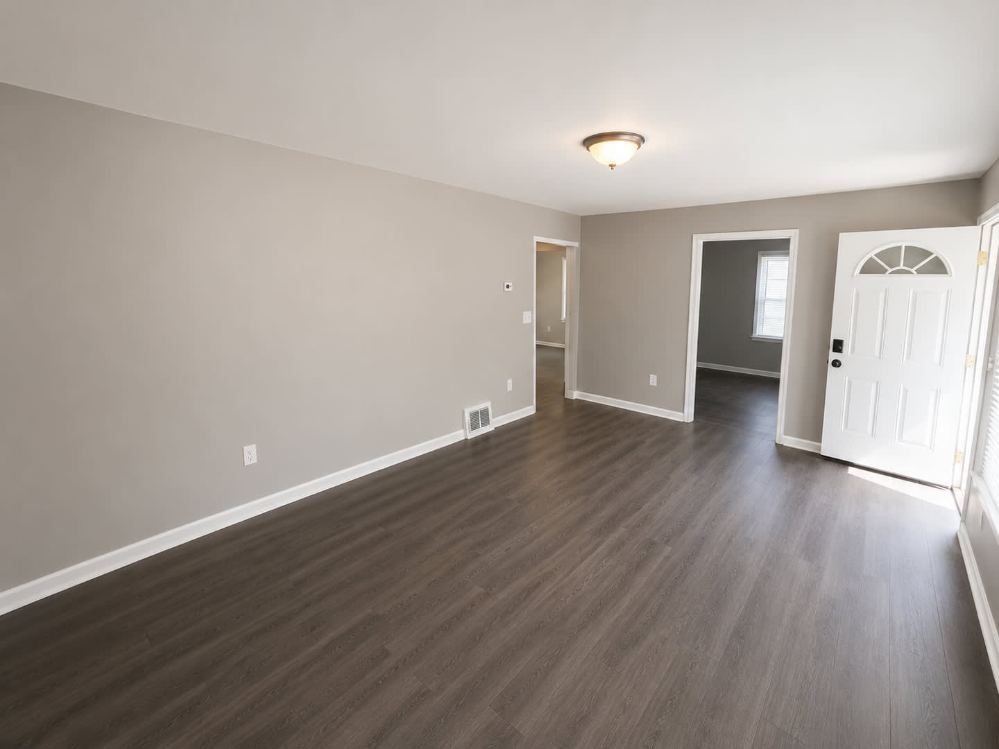 24 Vierling Drive – Updated 2 Bed / 1 Bath Rental/Move In Speical! – photo 2