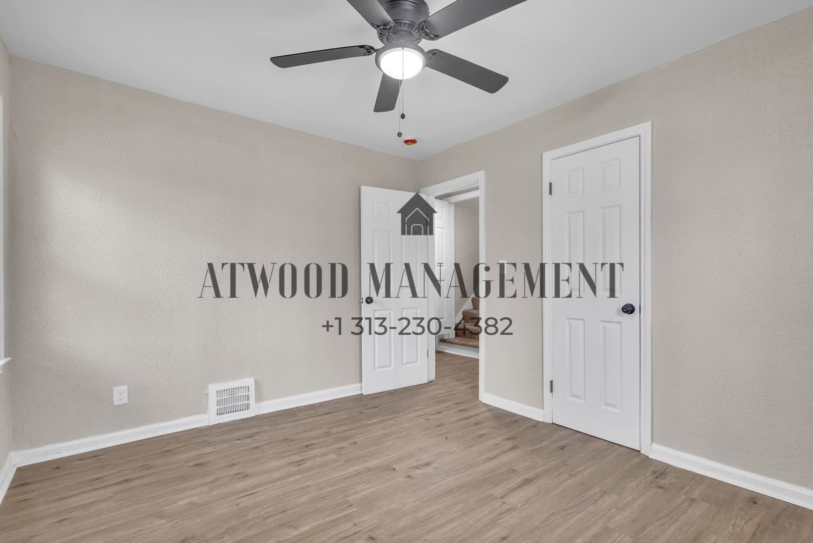 This beautifully updated 3-bedroom, 1-bath single-family home is ready for move-in! – photo 5