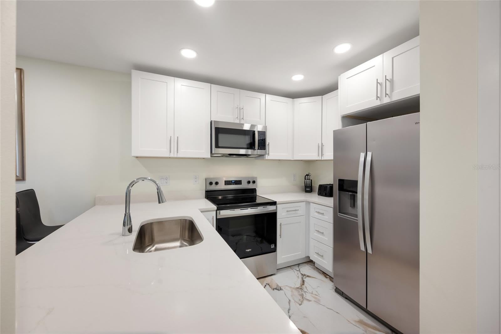 240 MEDALLION Boulevard – photo 5