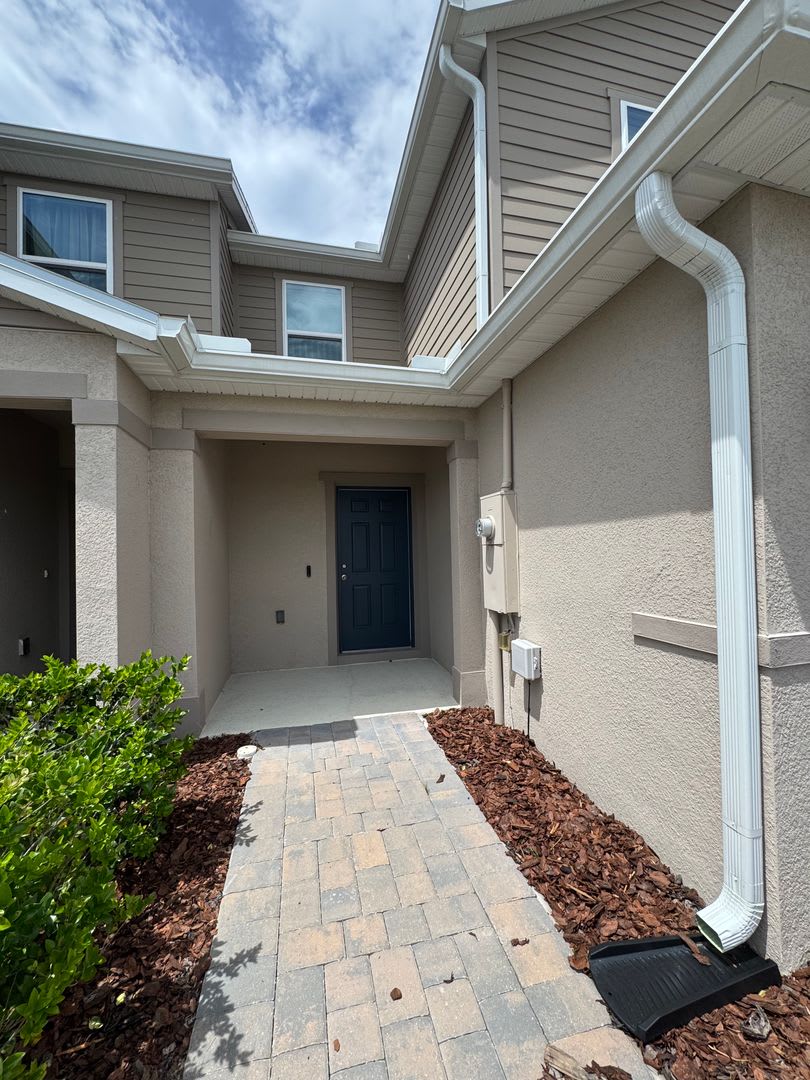 New Townhouse with Luxury Pool – photo 5