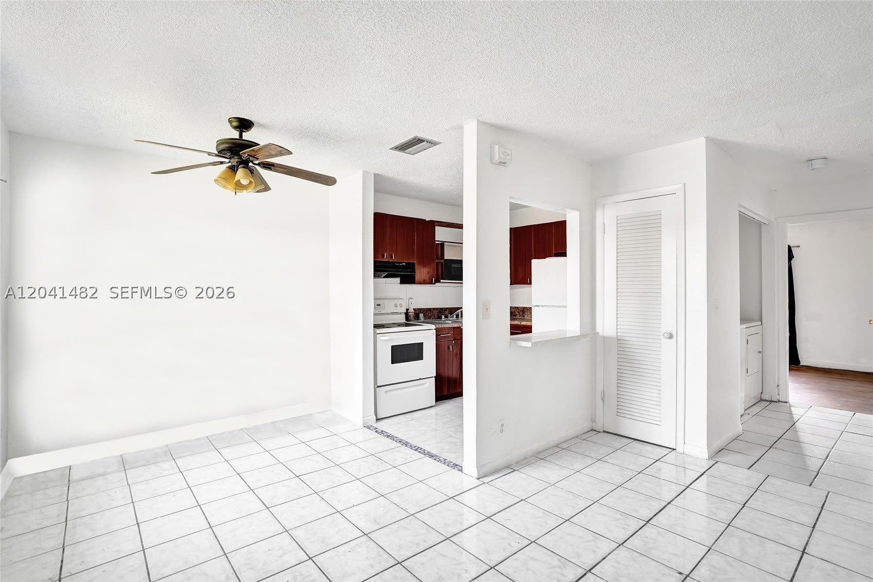 841 SW 7th St – photo 5