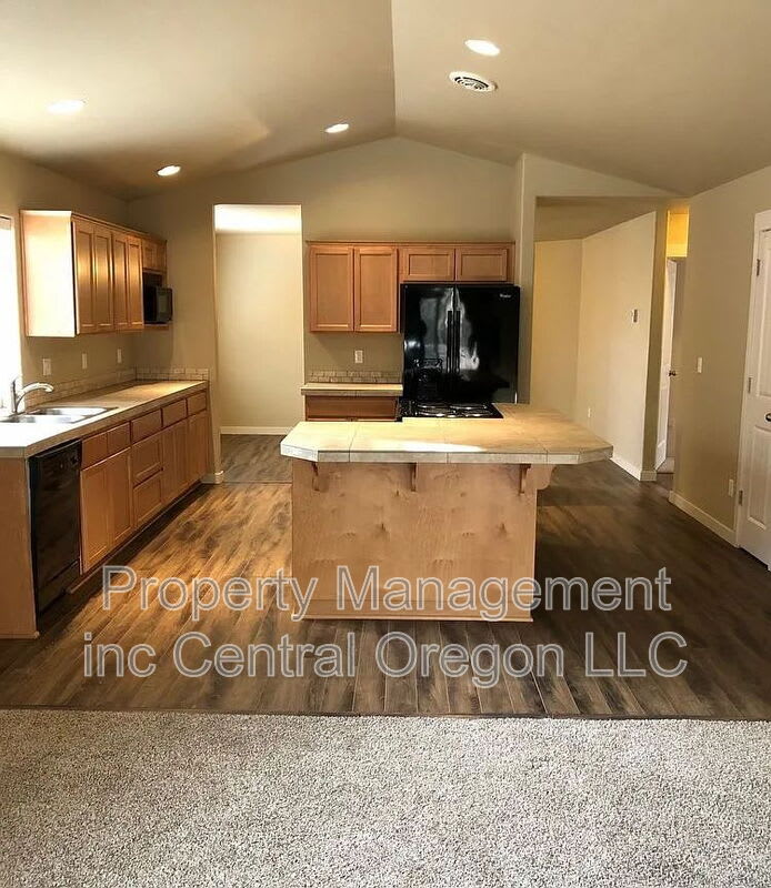 3218 NE Spring Creek Pl – photo 3