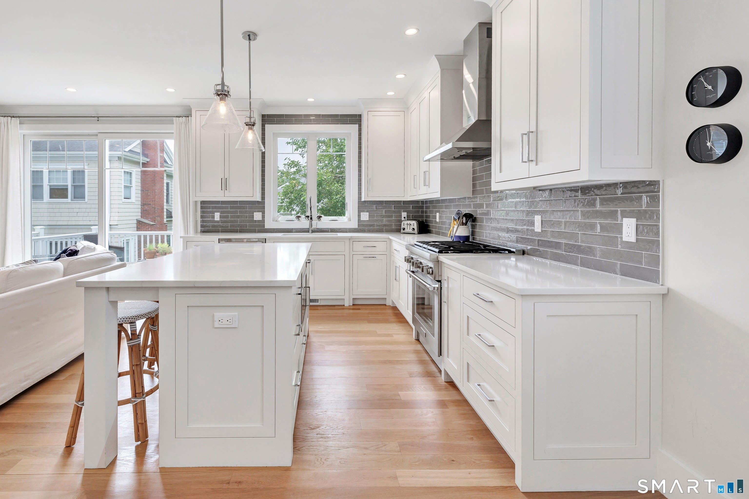 888 Oldfield Road – photo 4