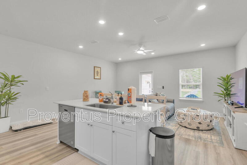 5724 Sandy Walk Street – photo 5