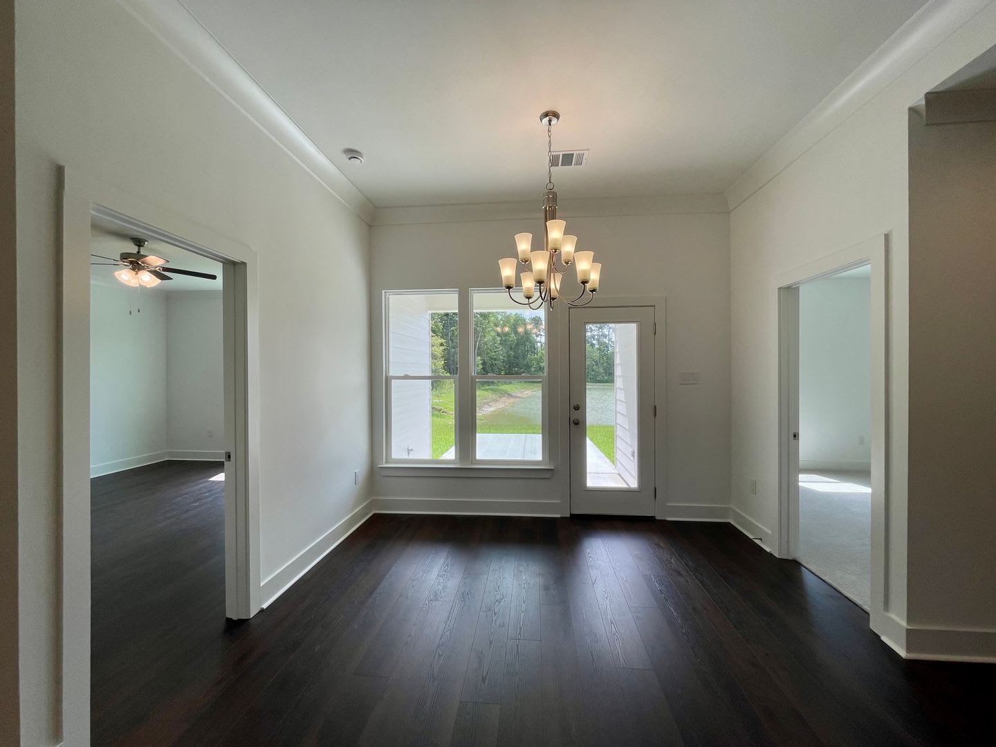 Must see home in Denham Springs on the lake!-$500 off first months rent with 30 day move in! – photo 5