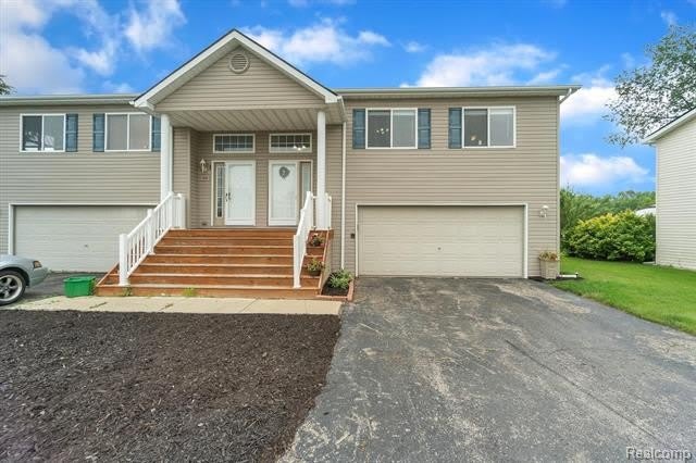 1116 LAKEVIEW Circle – photo 2