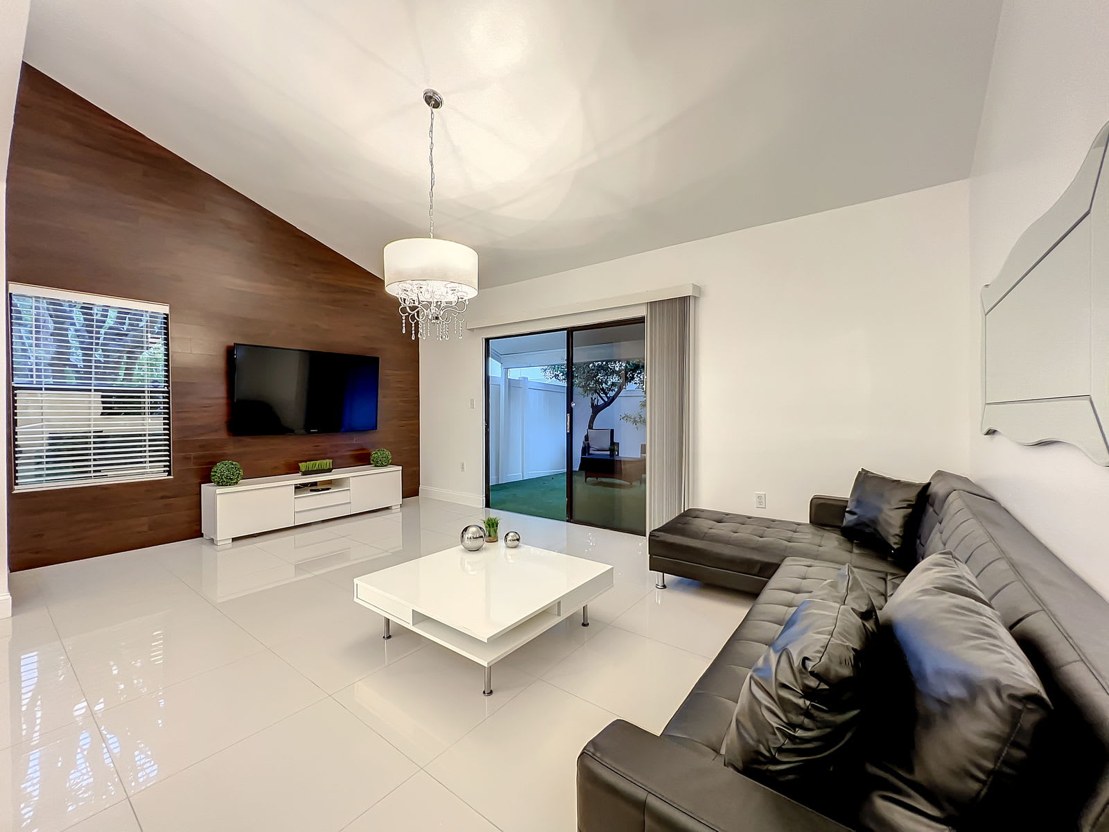5051 Ernst Court – photo 2