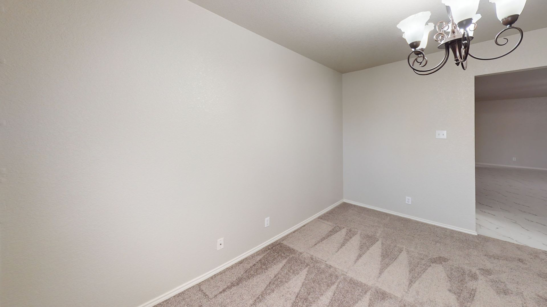 Spacious 4 Bedroom Home With Fresh Updates Large Yard – photo 5