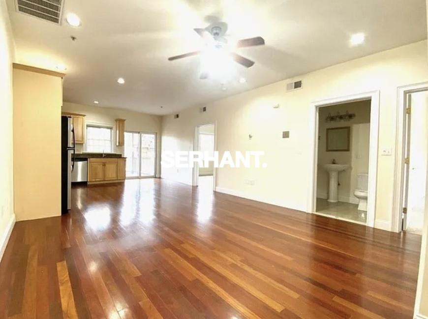 657 Bennington St. – photo 4