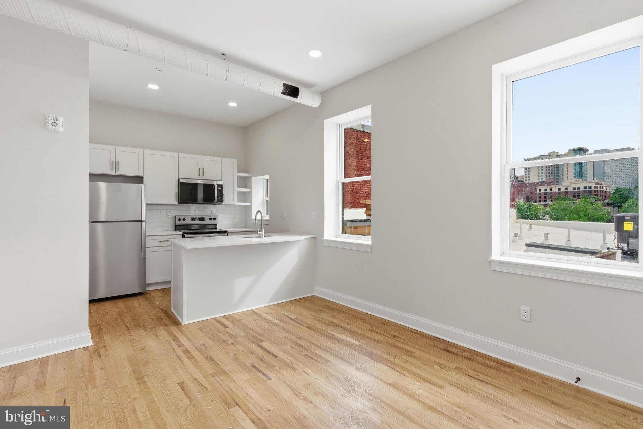 337 S Fremont Avenue – photo 5