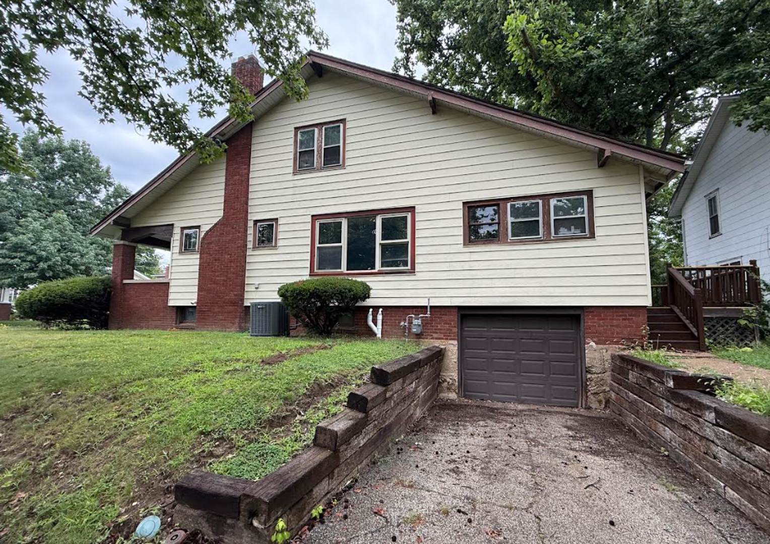 Charming West End 1.5-Story Home on a Corner Lot! – photo 2