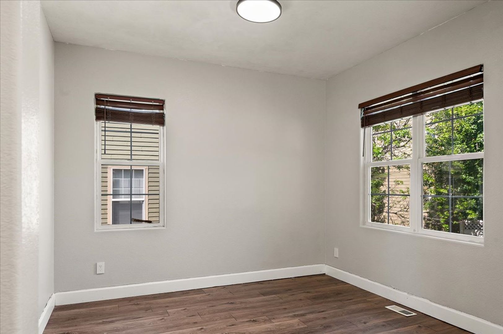 Spacious 4-Bedroom Home with Loft, Bonus Room, and Nearly 3,000 Sq. Ft. of Living Space! – photo 4