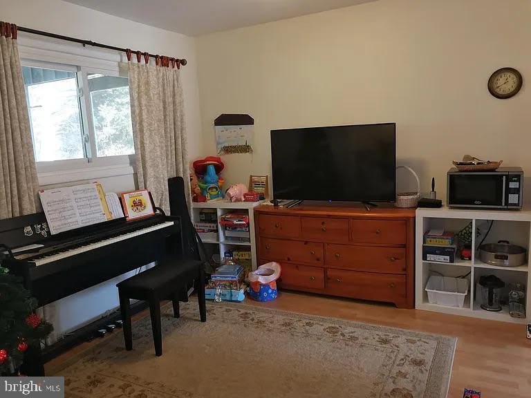 1010 JULIAN Place – photo 4