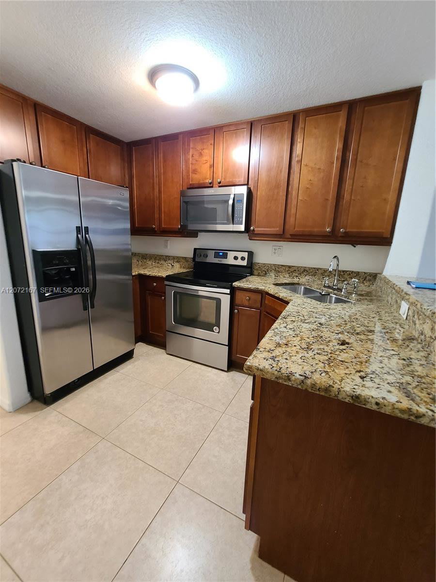 3071 Riverside Drive – photo 2