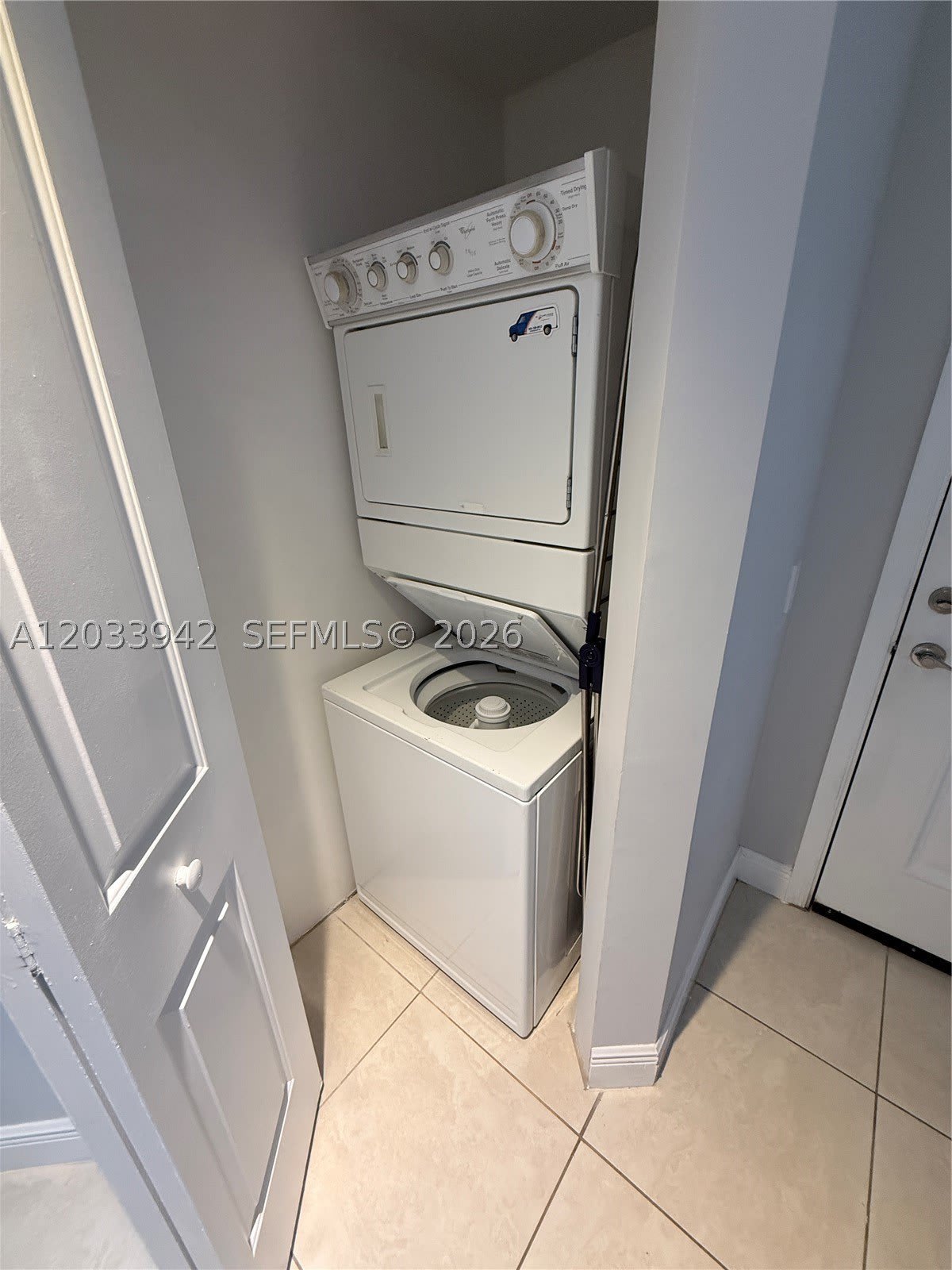 480 NE 30th St – photo 5
